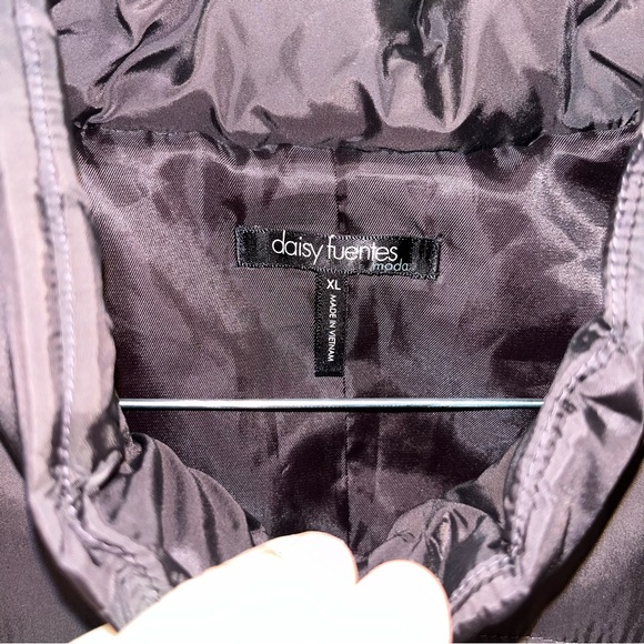 Daisy Fuentes Brown Chocolate Puffer Vest Zip Up Pockets front Snaps up Size XL - Picture 2 of 4